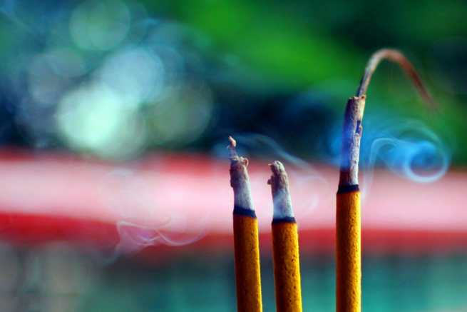  Ý nghĩa 3 nén hương trong Phật giáo 